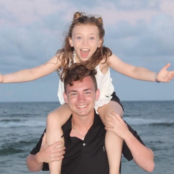 Meet your Posher, Max - Picture 1 of 1